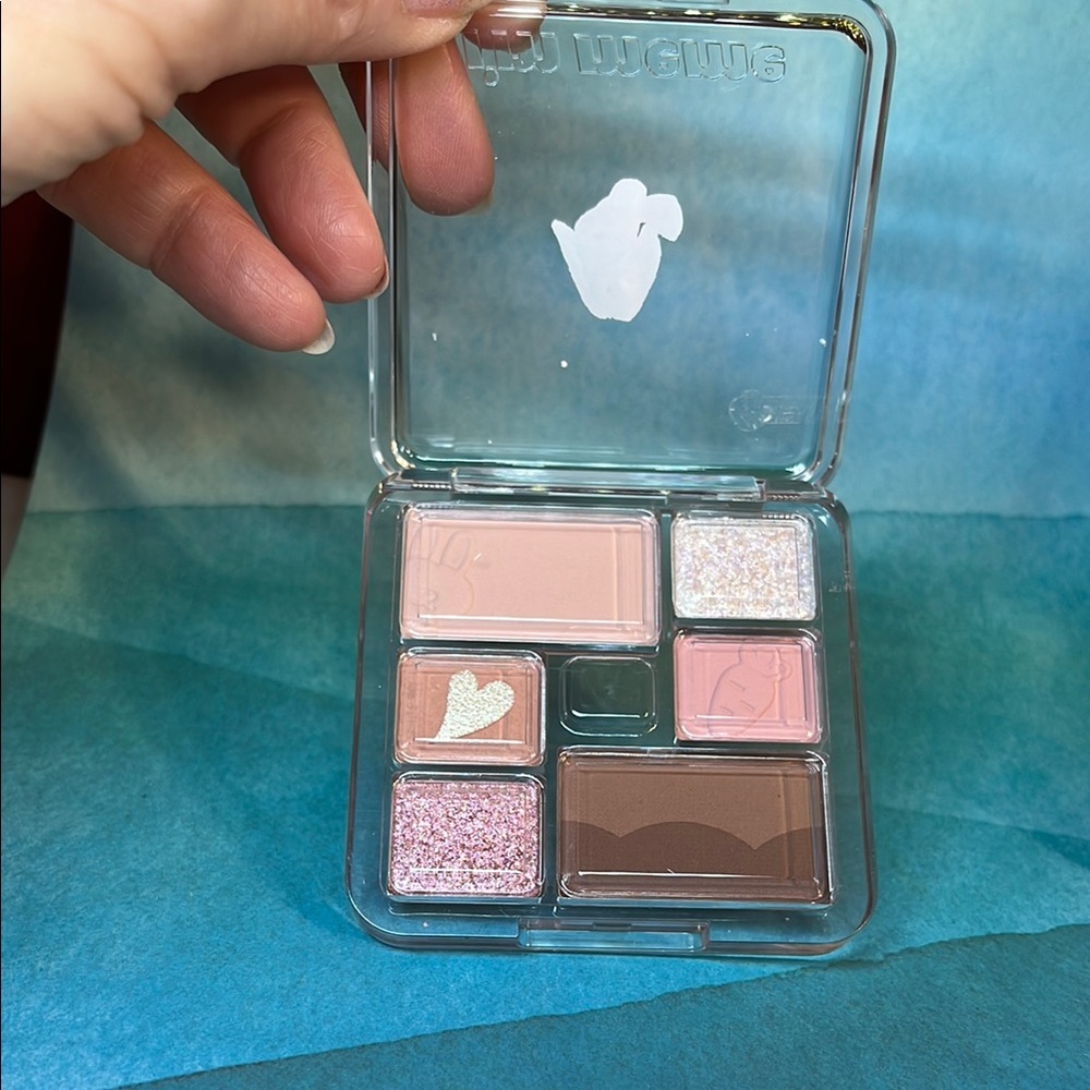 NIB-Wonder Soft Layer Eye Palette - Multi-Color